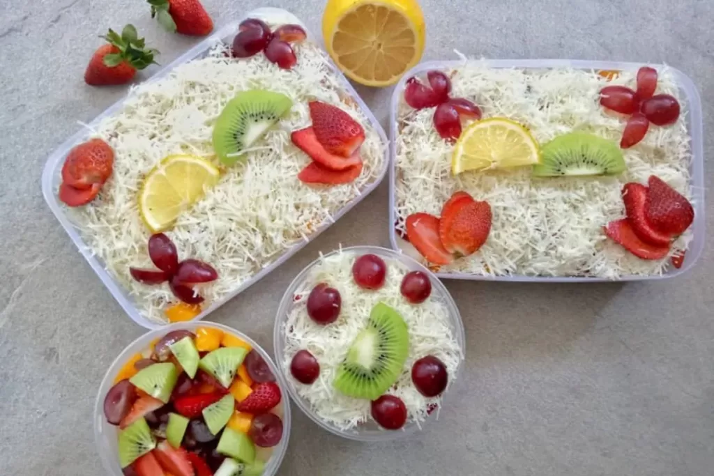 salad buah untuk bekal makan siang anak